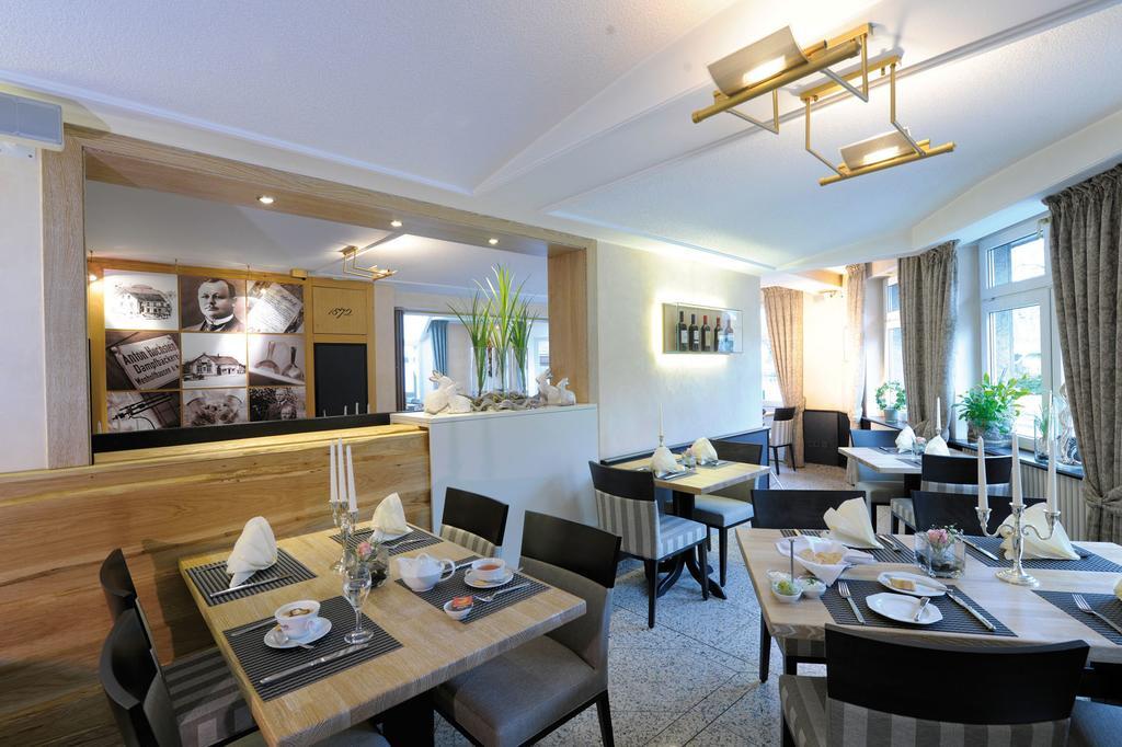 Landidyll Hotel Haus Hochstein Эслоэ Экстерьер фото