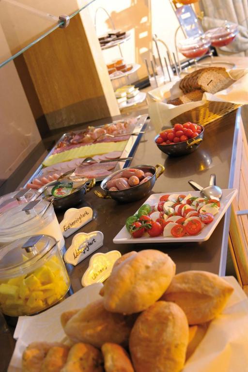 Landidyll Hotel Haus Hochstein Эслоэ Экстерьер фото